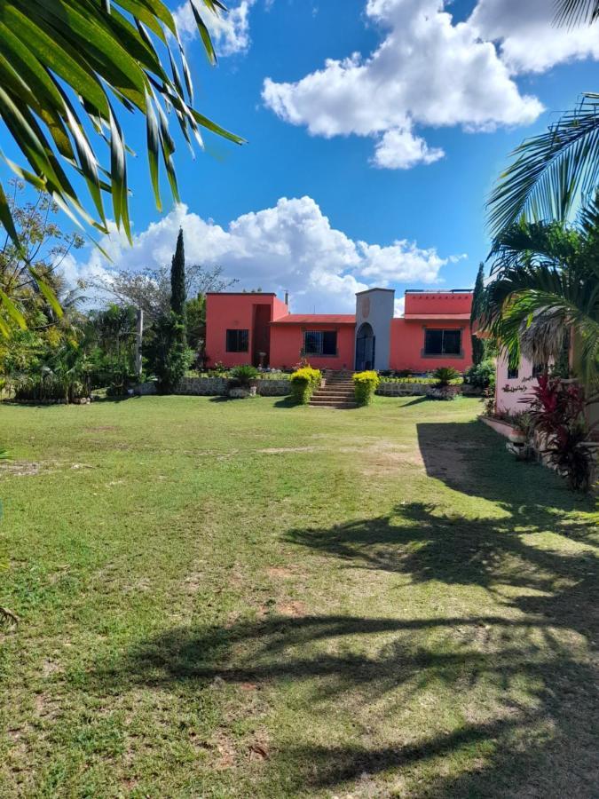 Villa Lirios Valladolid  Buitenkant foto