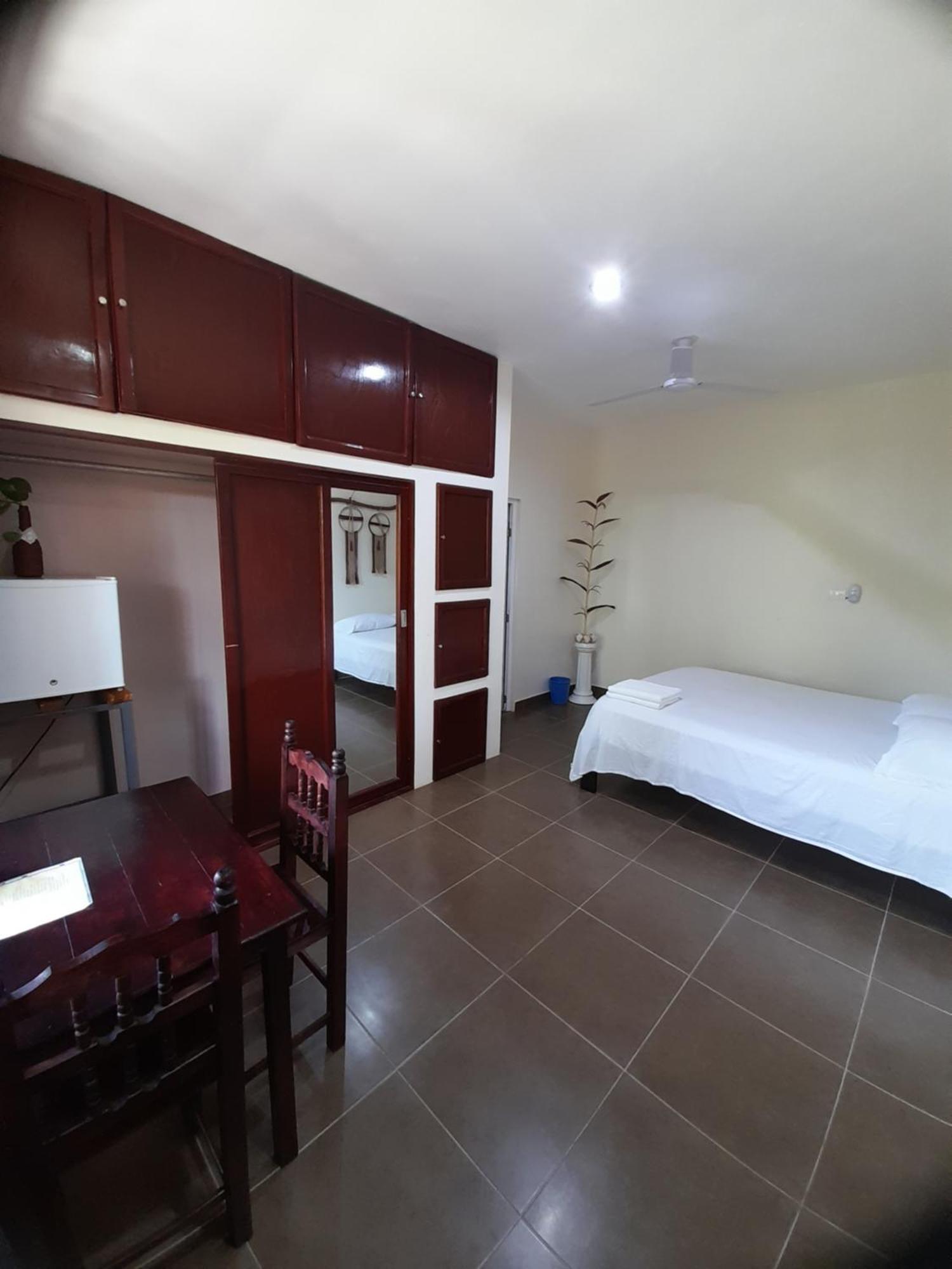 Villa Lirios Valladolid  Kamer foto