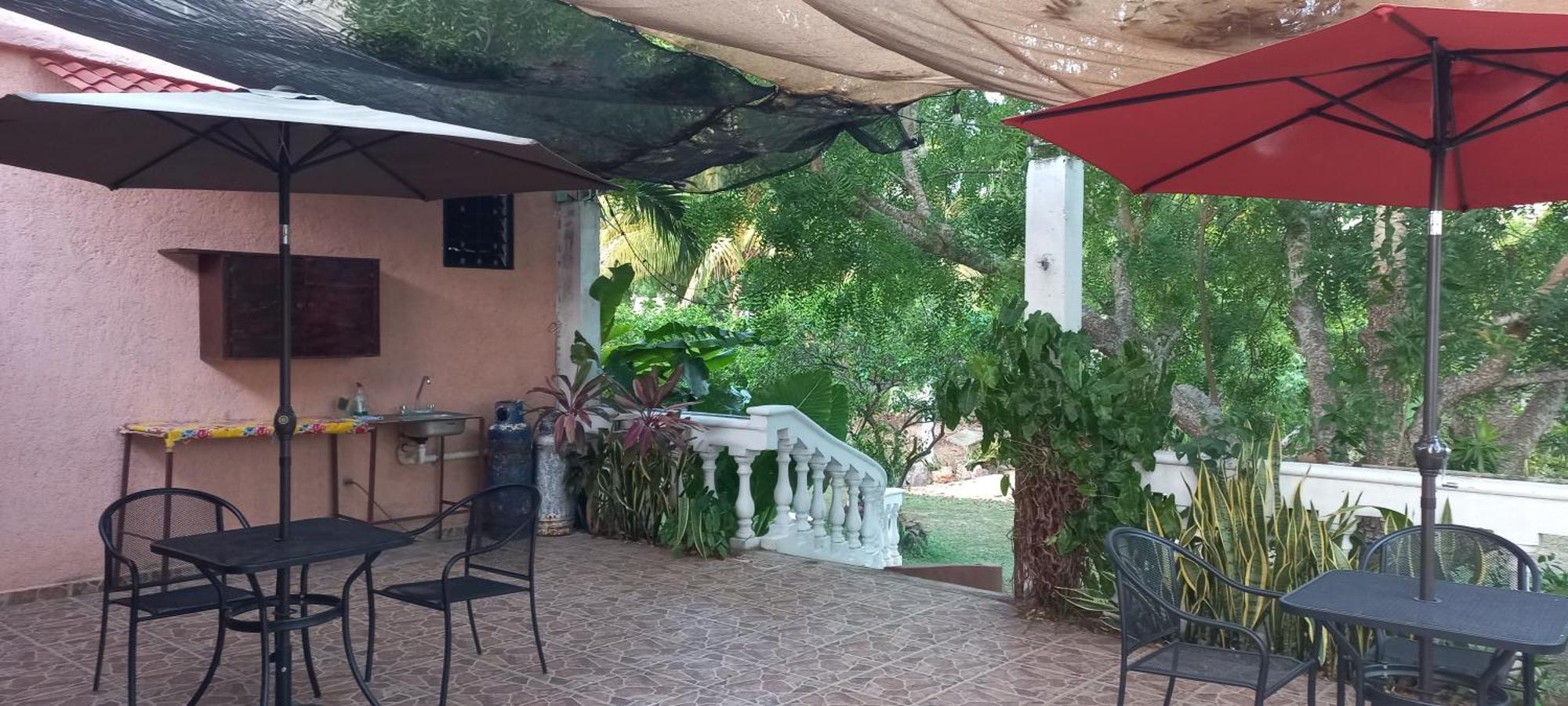Villa Lirios Valladolid  Buitenkant foto